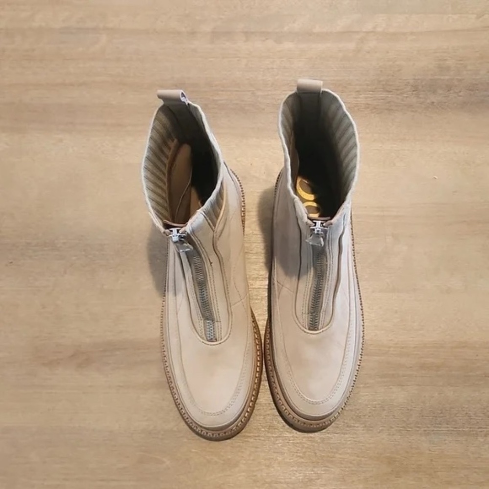 Sam Edelman Leone Lug Sole Chelsea Boots - Picture 4 of 10